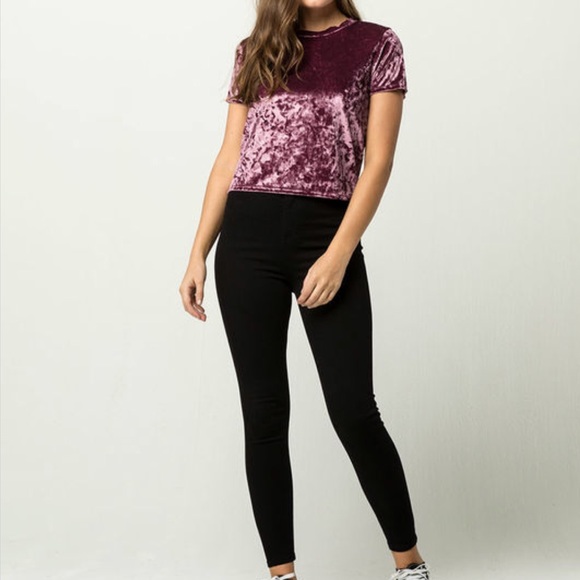 NWOT Tilly’s Velvet Women’s Baby Tee - Picture 5 of 7